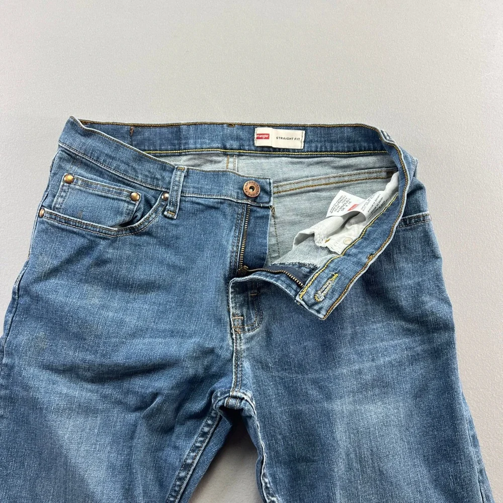 Wrangler Straight Fit Jeans Mens 31x30 Medium Wash Blue Denim 112326614